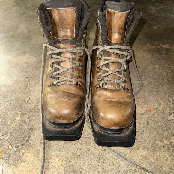 Asolo Glissade 350 Leather Ski Boots - 10.5 (28.5 Mondo) - Picture 3 of 6